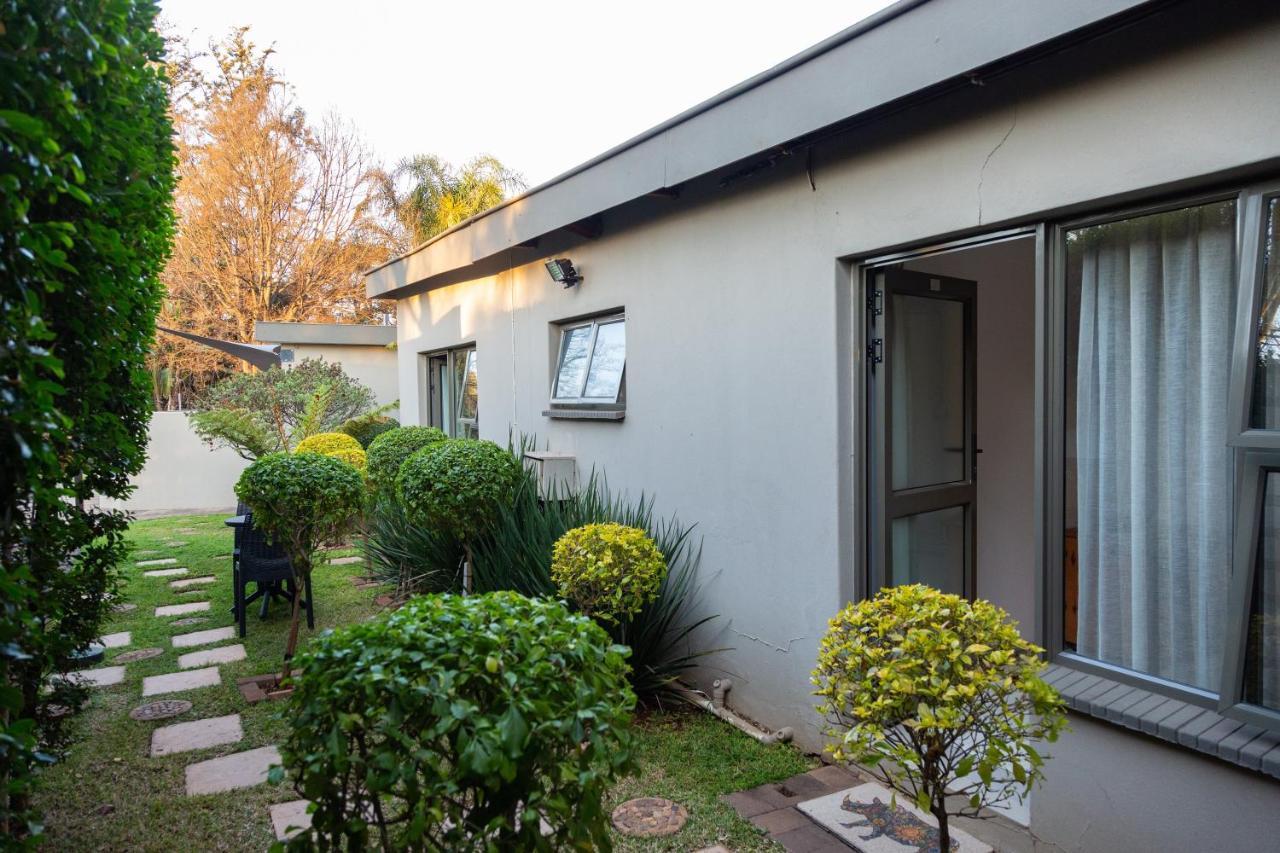 Glen Maine Guest House Претория Экстерьер фото