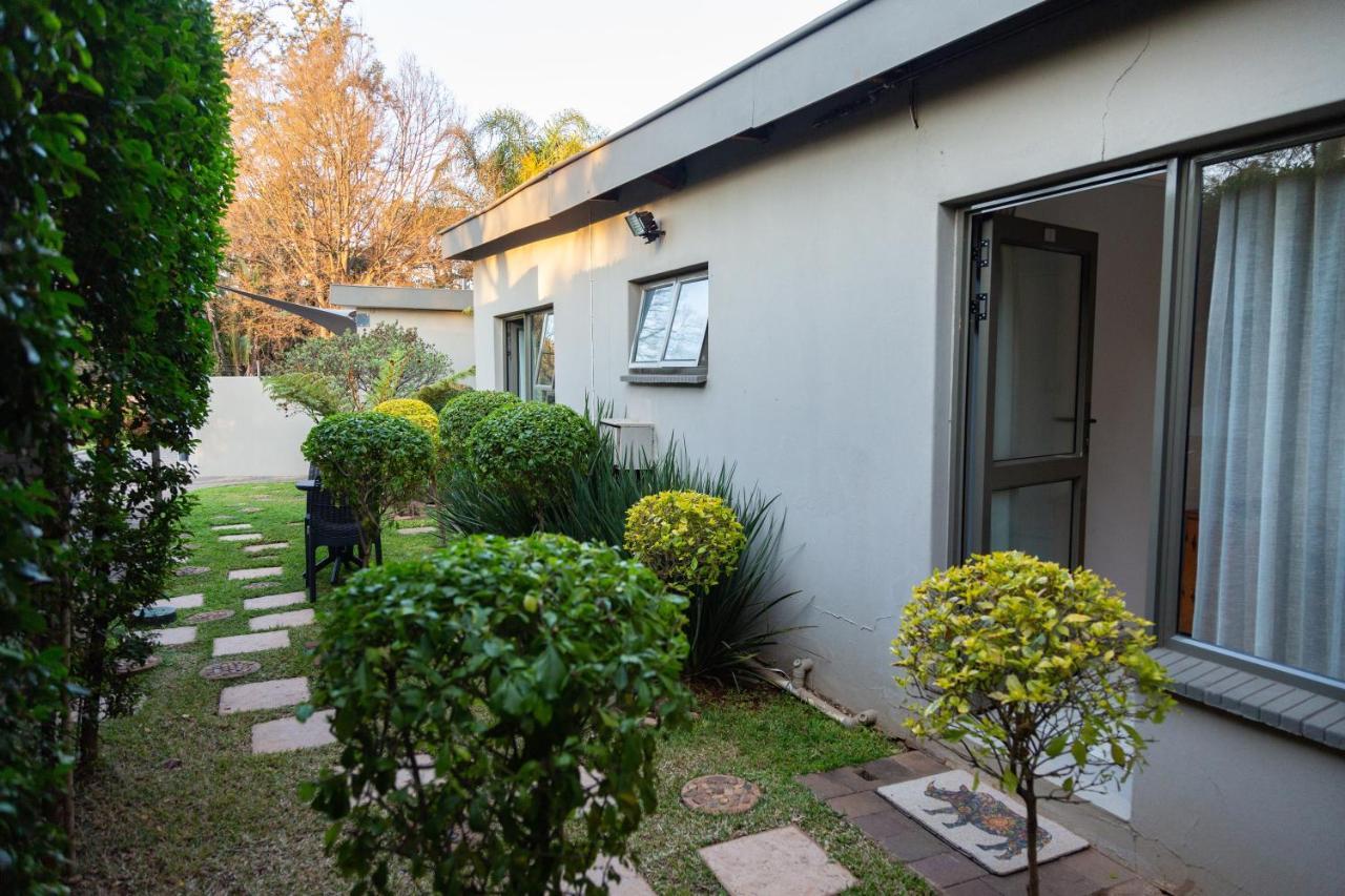 Glen Maine Guest House Претория Экстерьер фото